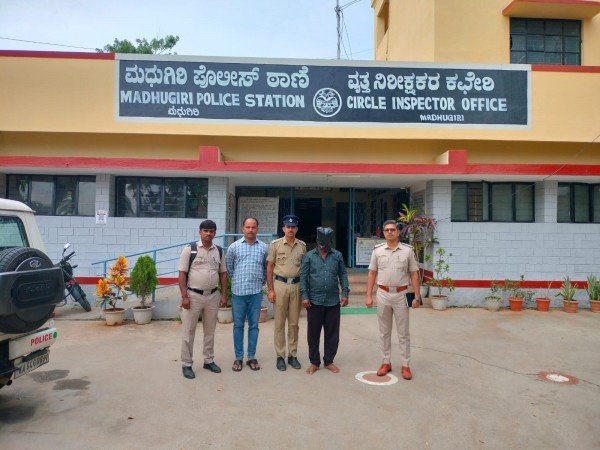 ಬುಡುಬುಡಿಕೆ ವೇಷದಲ್ಲಿ ಬಂಗಾರ ವಂಚನೆ: ಇಬ್ಬರ ಬಂಧನ