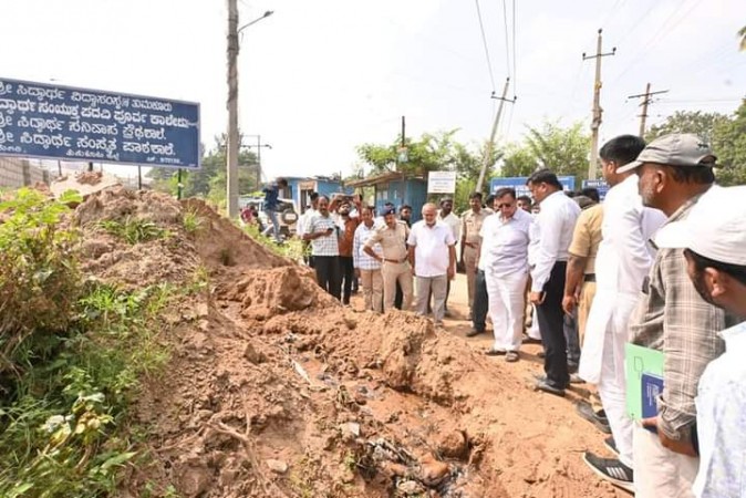 ಸಾರ್ವಜನಿಕರ ಕುಂದು ಕೊರತೆ ಆಲಿಸಿದ ಸಚಿವರು -- ಬುದ್ದಿ ಕಲಿಯದ ಅಧಿಕಾರಿಗಳು 